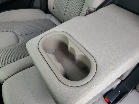 Used 2019 Hyundai Santa Fe SE image 11