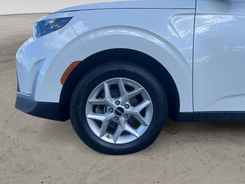 Used 2024 Kia Soul LX w/ Option Group 015 FWD image 14