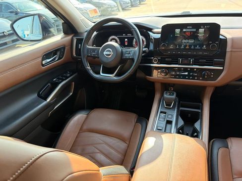 Used 2023 Nissan Pathfinder Platinum FWD image 20