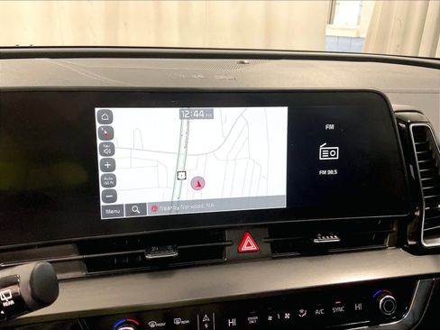 Used 2024 Kia Sportage EX w/ EX Premium Package image 19