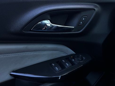 Used 2025 Chevrolet Trax LT image 18