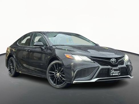 Used 2024 Toyota Camry XSE image 2