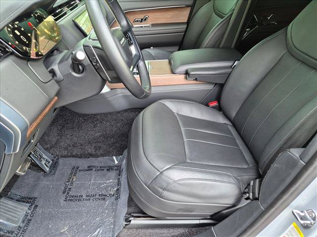 Used 2025 Land Rover Range Rover SE AWD/4WD image 17