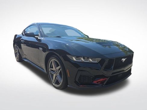 Used 2025 Ford Mustang GT RWD image 5