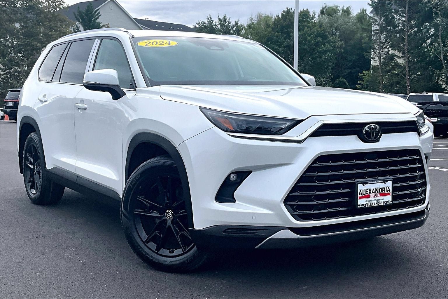 Used 2024 Toyota Grand Highlander AWD image 2