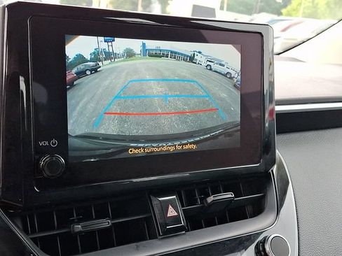 Used 2024 Toyota Corolla LE FWD image 19