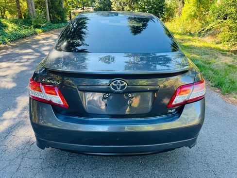 Used 2011 Toyota Camry SE image 4