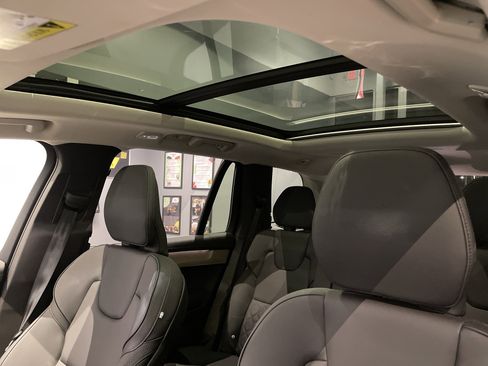 Used 2025 Volvo XC90 B6 Plus image 33