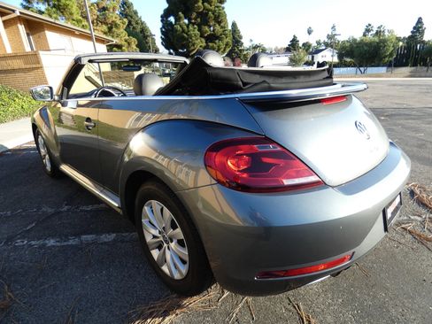 Used 2018 Volkswagen Beetle 2.0T S image 12