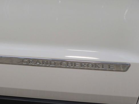 Used 2011 Jeep Grand Cherokee Limited image 58