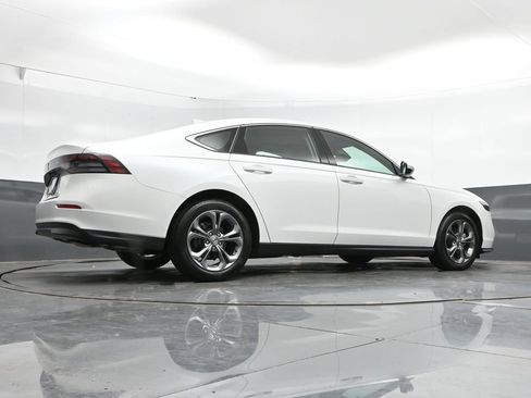 Used 2023 Honda Accord EX image 40