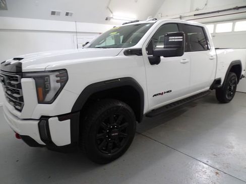 Certified 2024 GMC Sierra 2500 AT4 w/ AT4 Premium Plus Package AWD/4WD image 18