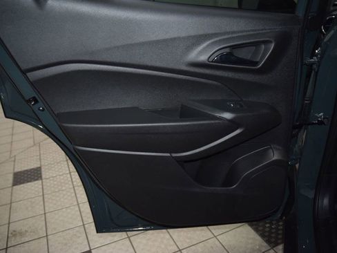 New 2026 Chevrolet Trax LT w/ Sunroof Package FWD image 40