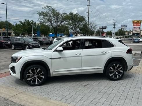 Certified 2025 Volkswagen Atlas Cross Sport SEL Premium R-Line AWD/4WD image 16