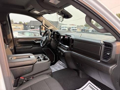 Used 2024 Chevrolet Silverado 2500 LT AWD/4WD image 28