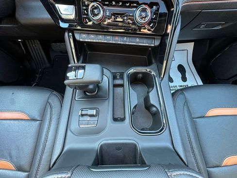 Used 2025 GMC Sierra 1500 AT4 w/ AT4 Premium Package image 12