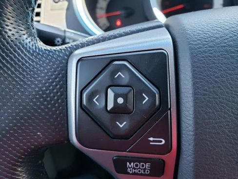 Used 2015 Toyota Tacoma 4x4 Double Cab w/ SR5 Package image 23