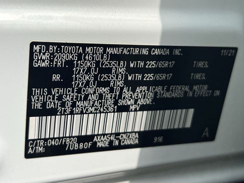 Used 2021 Toyota RAV4 LE AWD/4WD image 25