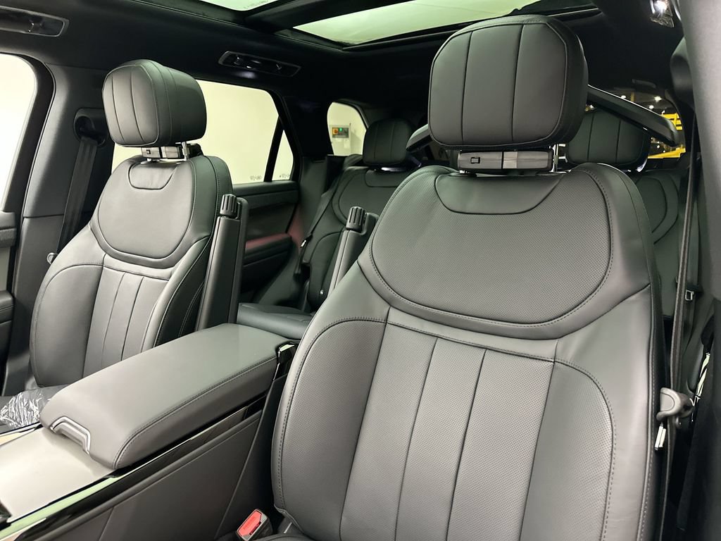 New 2027 Land Rover Range Rover Sport SE AWD/4WD image 10