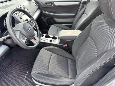 Used 2017 Subaru Outback 2.5i AWD/4WD image 5
