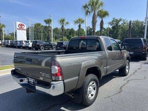 Used 2014 Toyota Tacoma PreRunner w/ SR5 Package RWD image 10