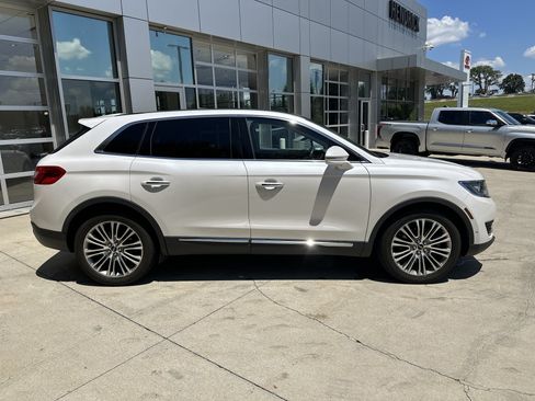 Used 2016 Lincoln MKX Reserve w/ Technology Package AWD/4WD image 10
