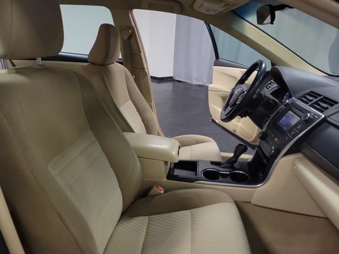 Used 2017 Toyota Camry LE FWD image 29