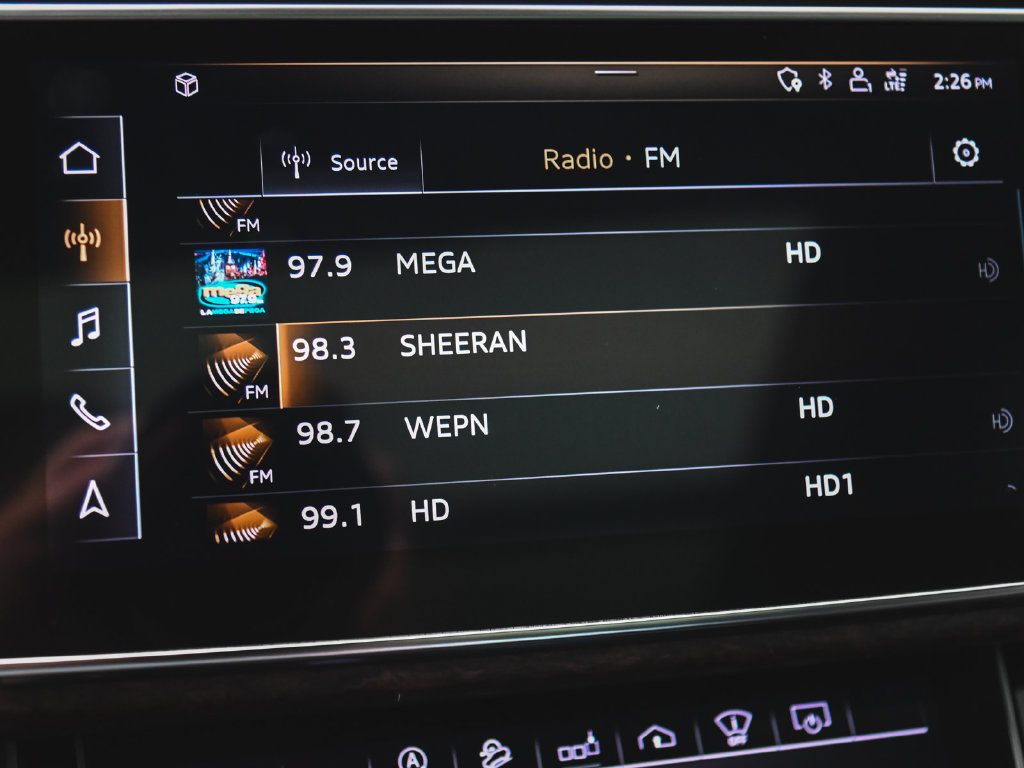 Used 2020 Audi Q8 Prestige AWD/4WD image 27