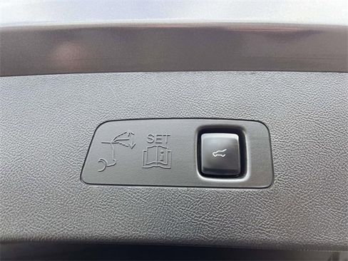 Certified 2022 Lincoln Corsair AWD w/ Equipment Group 101A image 9