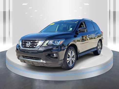 Used 2020 Nissan Pathfinder SV image 3