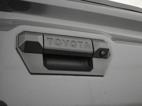 Used 2024 Toyota Tacoma TRD Off-Road image 41