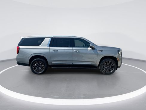 Used 2025 GMC Yukon XL Elevation AWD/4WD image 10