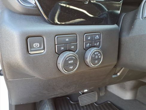 Used 2025 Chevrolet Silverado 2500 LT w/ Convenience Package AWD/4WD image 13