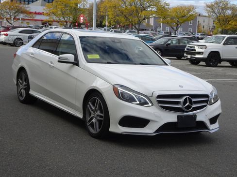 Used 2016 Mercedes-Benz E 350 4MATIC Sedan image 3