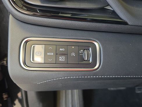 Used 2026 Buick Enclave Sport Touring AWD/4WD image 25