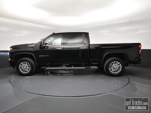 Used 2020 Chevrolet Silverado 2500 High Country w/ Z71 Off-Road Package image 3