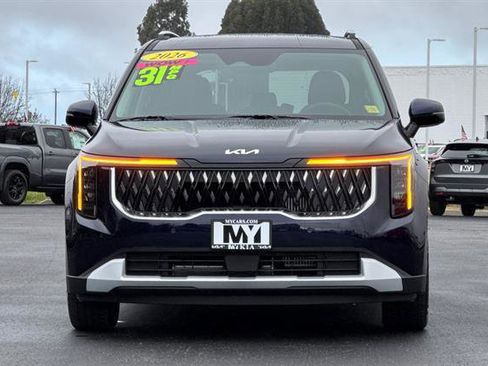 New 2026 Kia Carnival EX FWD image 9