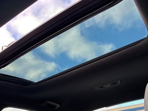 Used 2023 Genesis G70 3.3T w/ Sport Advanced Package image 22