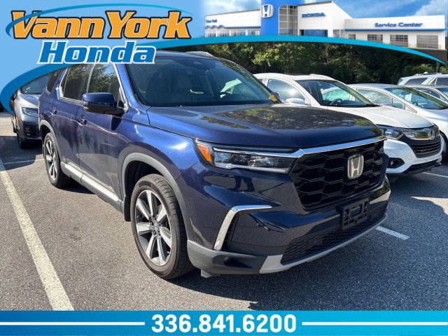 Certified 2024 Honda Pilot Touring image 1