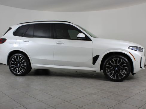 Used 2026 BMW X5 xDrive40i w/ M Sport Package image 8