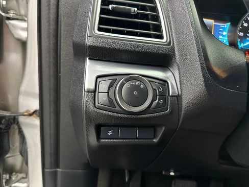 Used 2018 Ford Explorer Limited FWD image 34