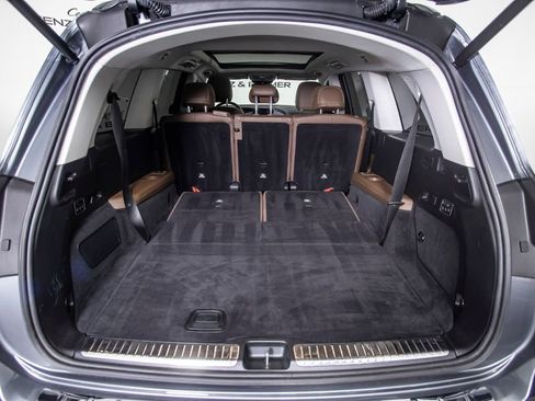 Used 2024 Mercedes-Benz GLS 450 4MATIC image 9