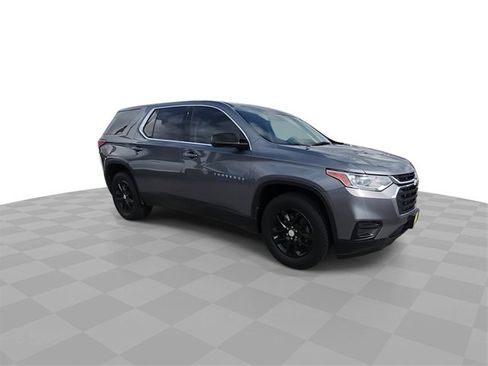 Used 2018 Chevrolet Traverse LS image 2