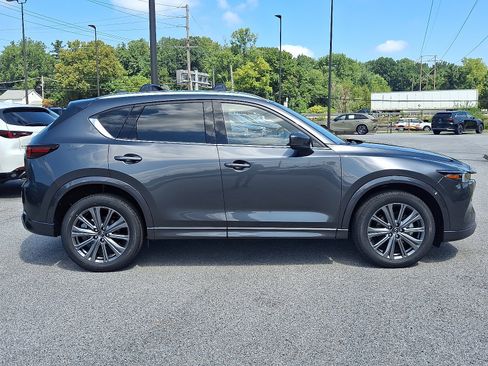 New 2025 MAZDA CX-5 Signature image 8