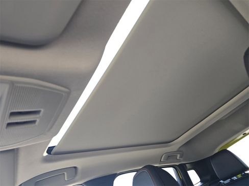 New 2026 Nissan Kicks SR w/ SR Premium Package FWD image 18