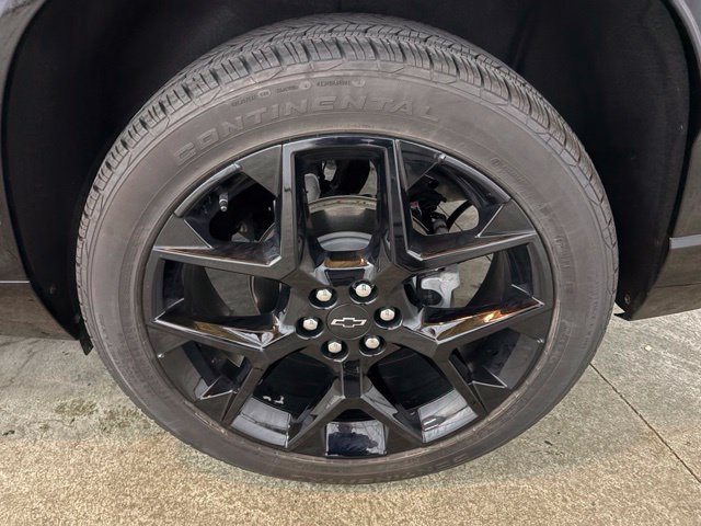 Used 2025 Chevrolet Traverse RS AWD/4WD image 8