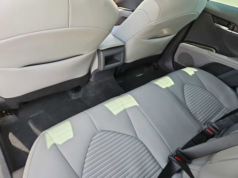 Used 2024 Toyota Camry SE image 18