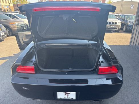 Used 2011 Dodge Challenger image 16