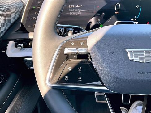 Used 2025 Cadillac Optiq Luxury 2 w/ LPO, Floor Liner Package image 20