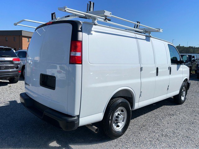 Used 2025 Chevrolet Express 2500 w/ Driver Convenience Package RWD image 8